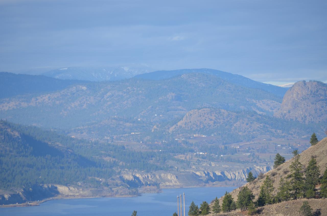 Rowena'S Retreat Bed & Breakfast Penticton Exterior photo